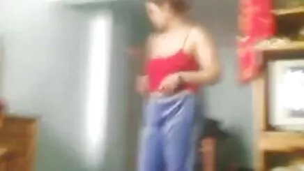 Nô lệ hoa Hồng Đỏ chiếm ưu thế và được chơi bởi người phim sét hàn yêu