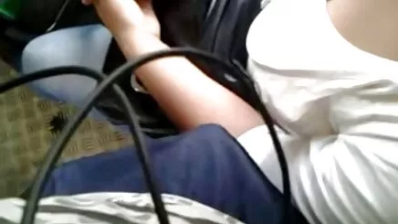 Cô tự ghi fim sét âm